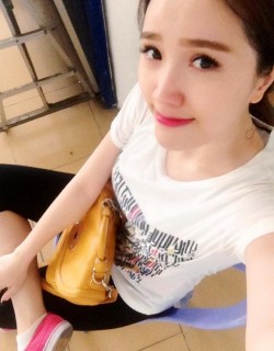 VIEW 5 cách chụp hình đẹp lung linh siêu HOT của SAO VIỆT