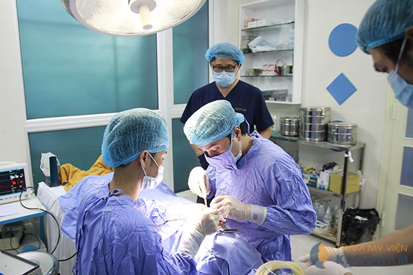 Độn cằm ngắn cho khuôn mặt thanh tú 5